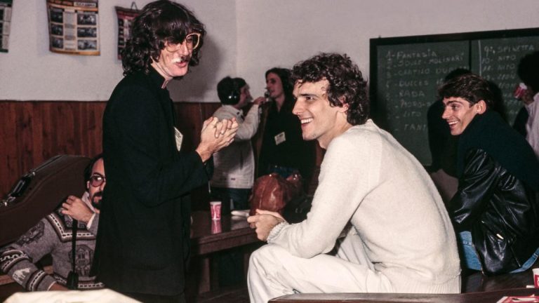 Un museo con formato de cámara de fotos para ver lo mejor del rock nacional