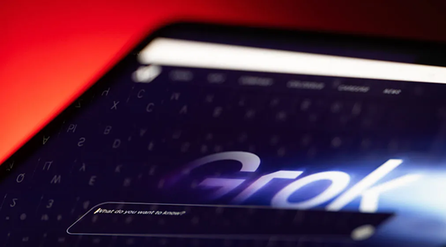 La Casa Blanca sugiere a trabajadores federales que adopten Grok, el chatbot de Musk