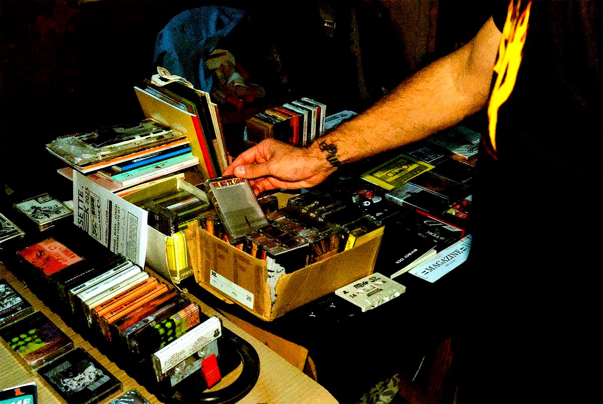 Cassette Week: casetes en la feria de sellos independientes