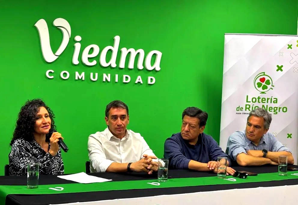Cintia Úbeda presenta la programación de la Feria del Libro de Viedma
