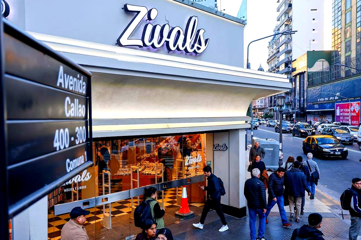 Zivals: la entrada del local sobre la avenida Callao